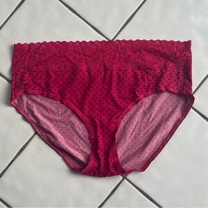 NWOT Women’s Warner’s briefs with lace waistband